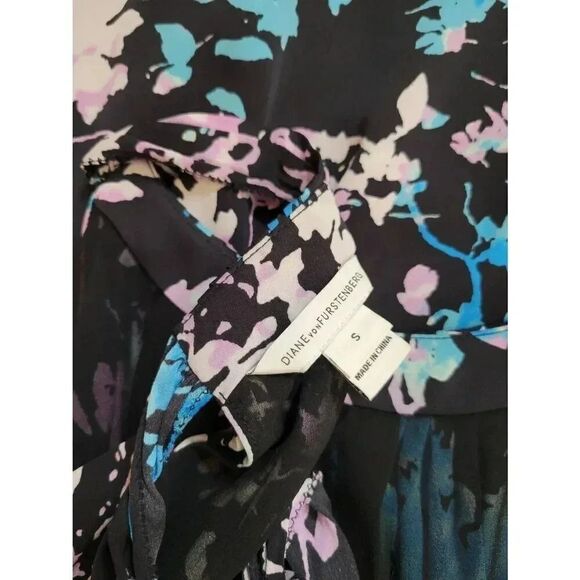 Diane von Furstenberg DVF Lexi Floral Silk Daze Sky Mauve Top Black S $298 - Picture 9 of 9